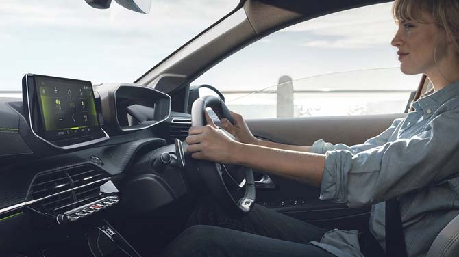 Peugeot E 208